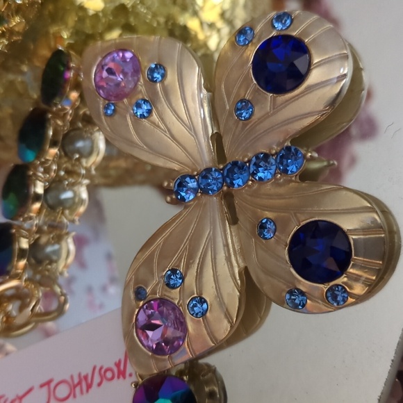 Betsey Johnson Buggin Out Butterfly Collar Necklace Multi NWT - Picture 2 of 6